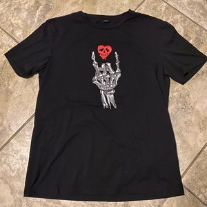 Multicolor graphic design t-shirt